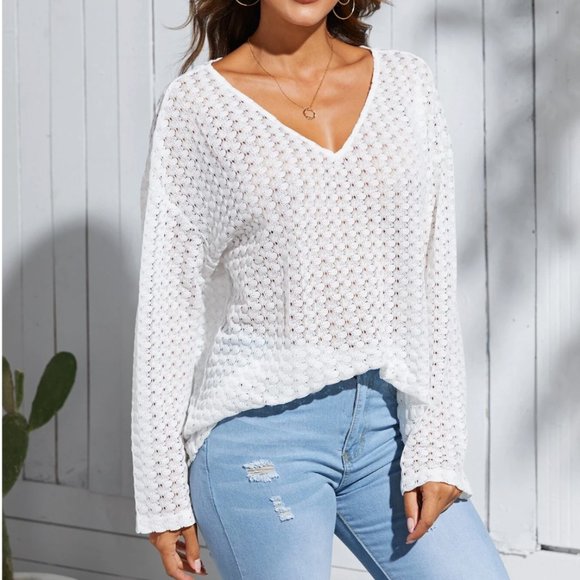 V-neck Oversized White Tee - Picture 4 of 7